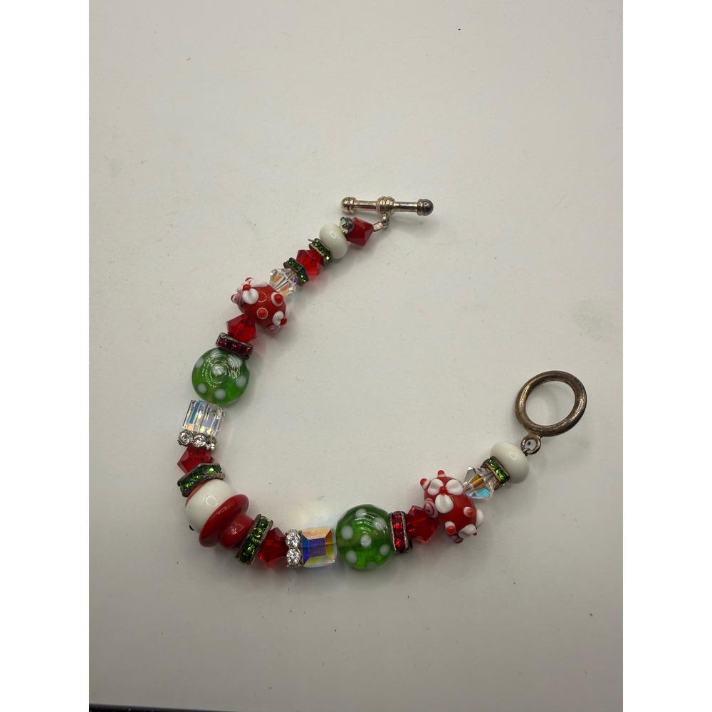 Christmas Holiday Beaded Bracelet Lampwork Glass Crystal Red Green Toggle Clasp